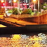 夜の海辺の写真